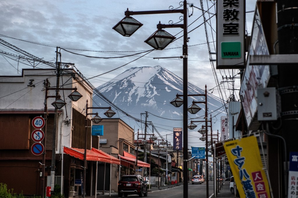 It’s Nearly November and Mount Fuji Still Doesn’t Have Snow At Its Peak