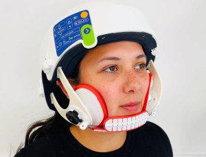 luminate lily cancer helmet chemo